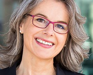 01. Mrs Susanne Henckel