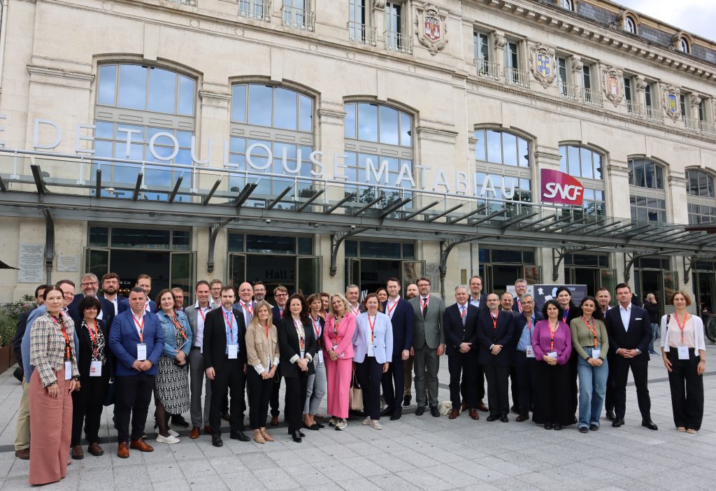 EMTA delegates in a group photo in front of Toulouse Matabiau station